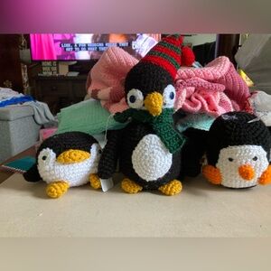 Estate auction,Handmade 3 Crocheted penguins